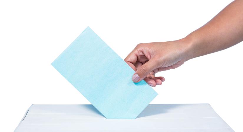 Megszüntetik a kampánykiadások felső korlátját? KDNP-s javaslat a parlament előtt