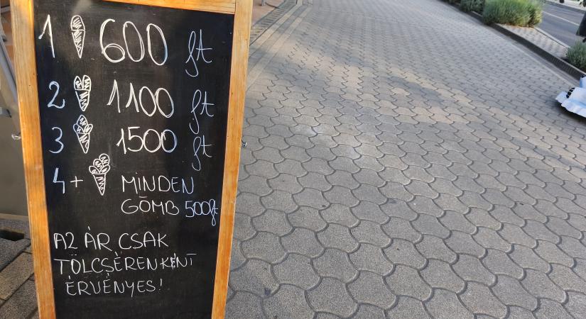 Balaton: lángos, sör, fagyi!