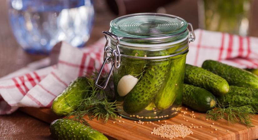 Ropogós nyári klasszikus: így készül a tökéletes kovászos uborka