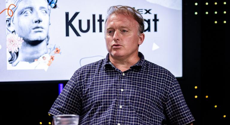 Lackfi János: Az írótársadalomban is vannak féltékenykedések, egymásra lövöldözések