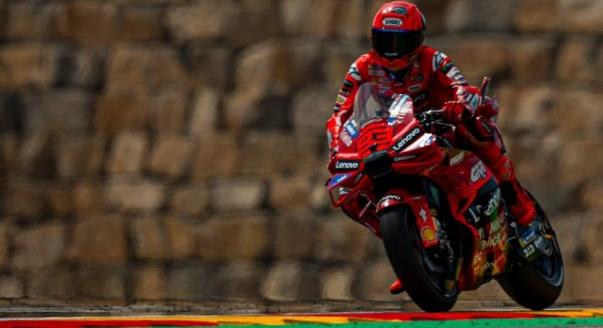 Marquez visszatért a pole-ba Aragónban