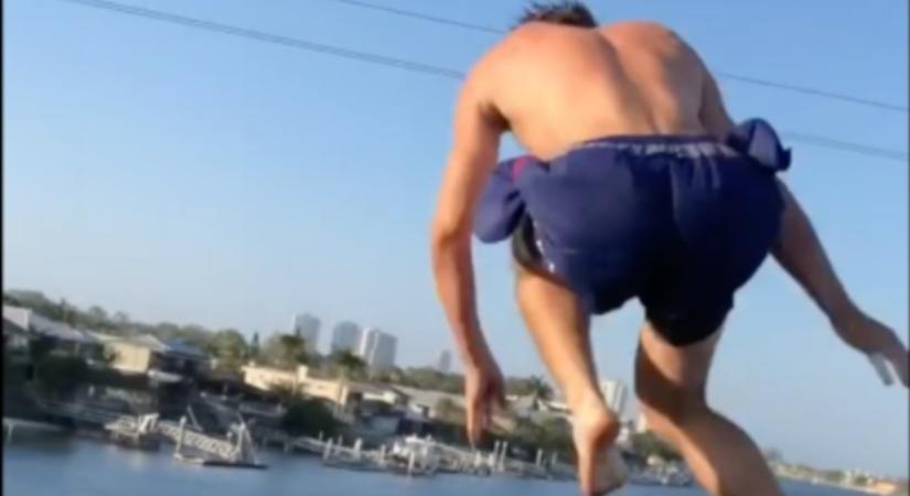 Újabb halálos TikTok-kihívás: a pólógyújtás után itt a következő (videó)