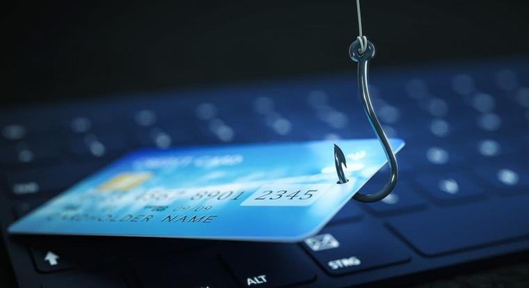 Többmilliós online csalásért tartóztatott le a rendőrség négy külföldi fiatalt