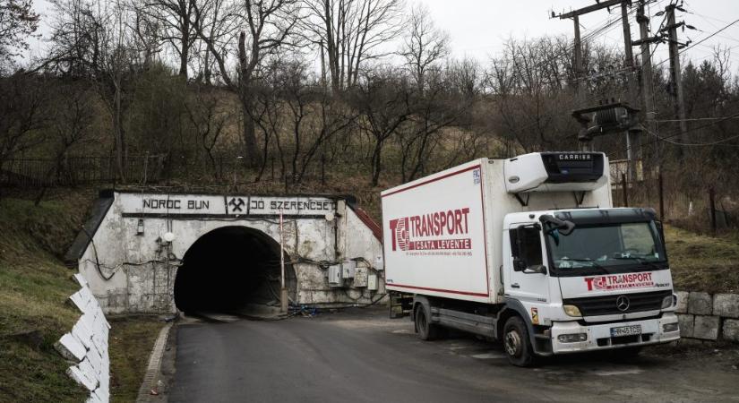 Parajdon folyamatosan omlik a sóbánya mennyezete, végveszélyben a Korond-patak