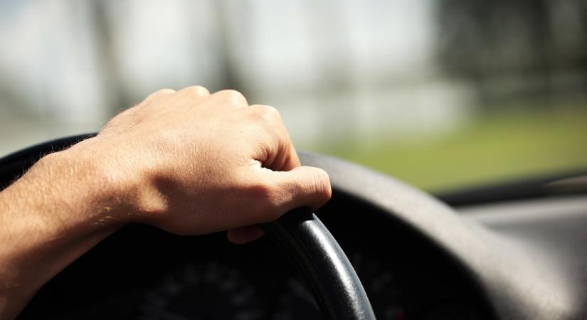 A KRESZ-módosítás korlátozná, milyen autót választhatnak a kezdő sofőrök