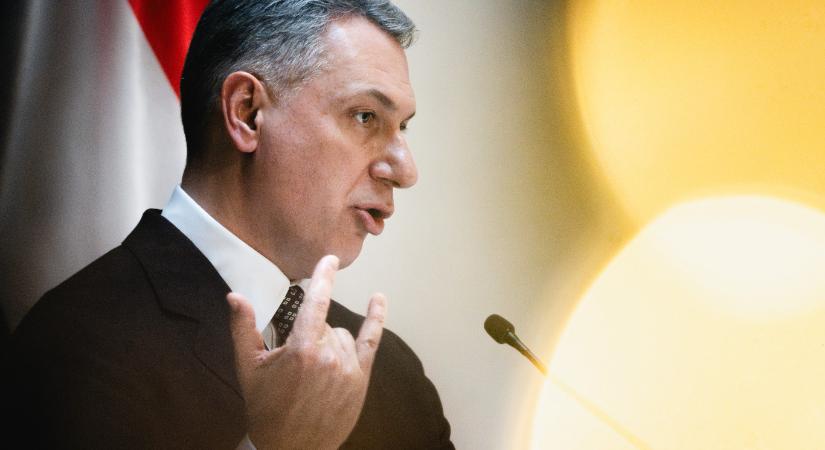 Egymásnak beszólogatós valóságshow-üzemmódba kapcsolt a NER