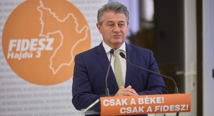 Tasó László zsíros megbízást kapott Lázár Jánostól, havi kétmilliója bánja az adófizetőknek