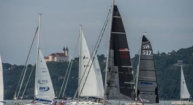 Kékszalag – Mintegy 550-600 hajót várnak az idei balatonfüredi rajtra