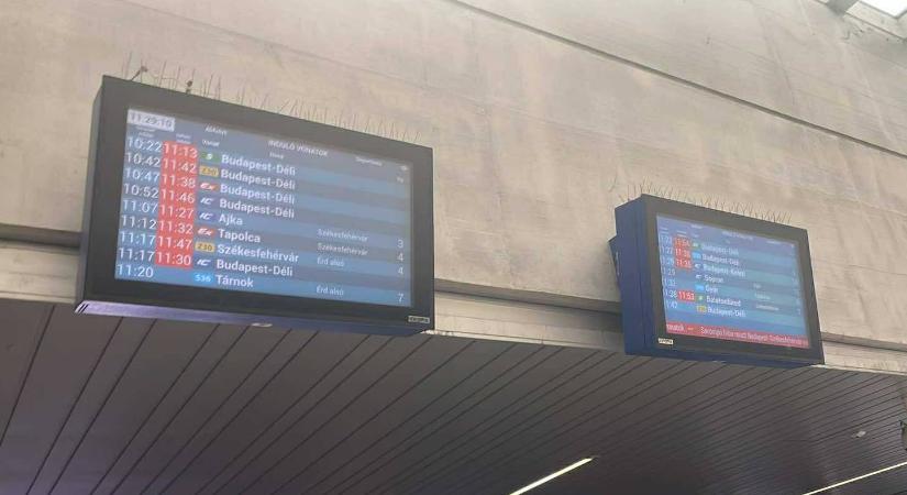 Lázár János szerint a Siemens a hibás a balatoni vonatközlekedés össszeomlásáért