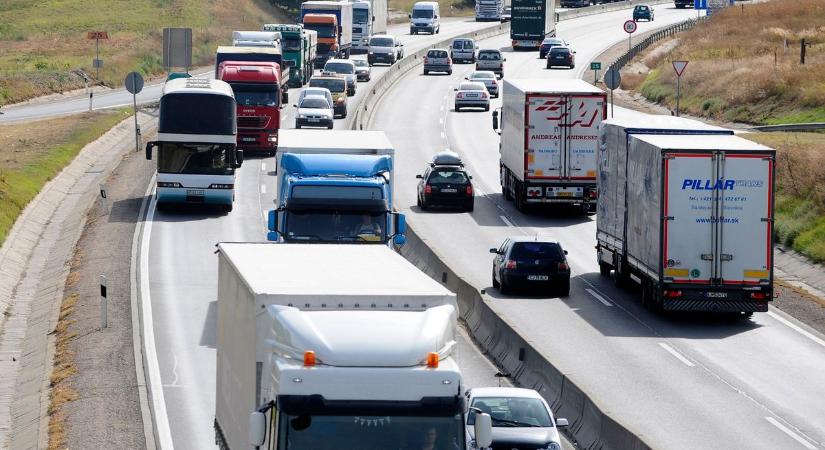 Az ukrán fuvarozók miatt büntethetik a hazai rakodóhelyeket – jól van ez így?