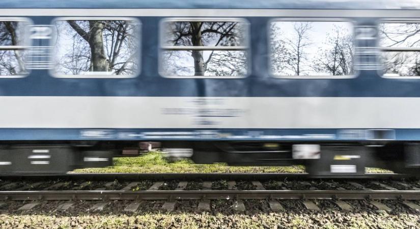Összeomlott a balatoni vasúti közlekedés, Lázár János teljes kártérítést ígért az érintetteknek