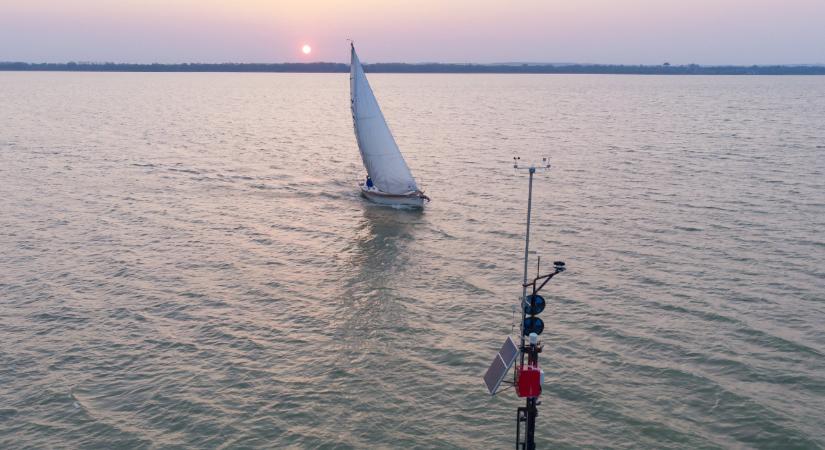 A viharjelzés követésére hívja fel a fegyelmet a Balatonnál a meteorológia