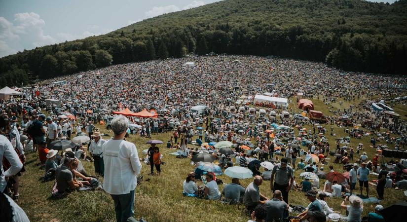 Hálaadás, lelki megújulás és feltöltődés reményében érkeztek a búcsúra a zarándokok (VIDEÓ)
