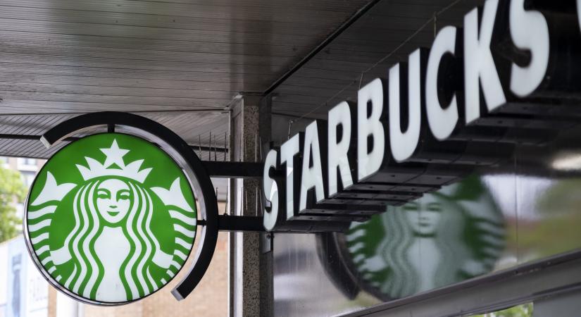 Üzenetet küld a Starbucks, ha valaki a kávézó közelébe ér
