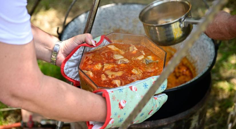 Felrobbant egy gázpalack a fesztiválon, de a halászlé ettől csak még jobban sikerült