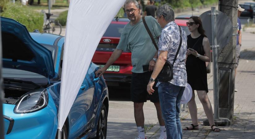 Székesfehérvárt megtöltötték a jövő járművei (galéria)