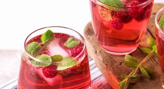 Kerti partik sztárja: Aperol Spritz málnával