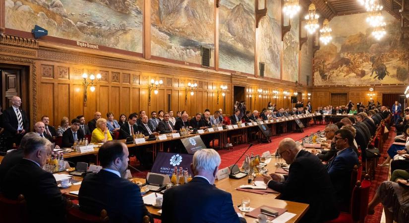 KMKF-zárónyilatkozat: a diplomáciai eszközök hatékony használatára van szükség a háború megállítására