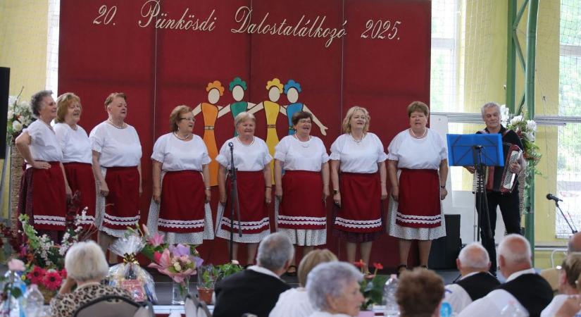 A pünkösdi csoda Nagyvenyimen: zene, közösség és könnyek (képgalériával)