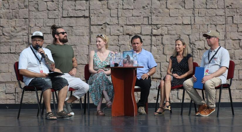 Folytatódik a Hunyadi-sorozat? A válasz Tatán hangzott el