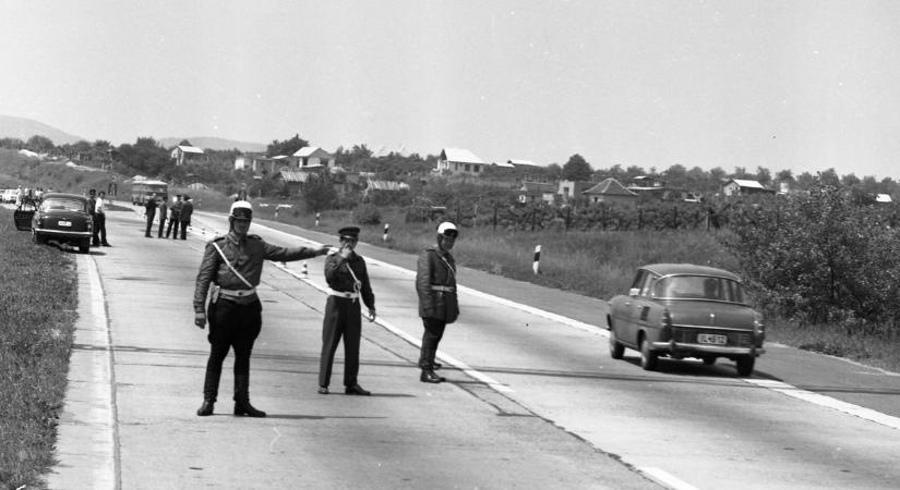 Így győzték le a balatoni dugót a ’70-es években az M7-esen