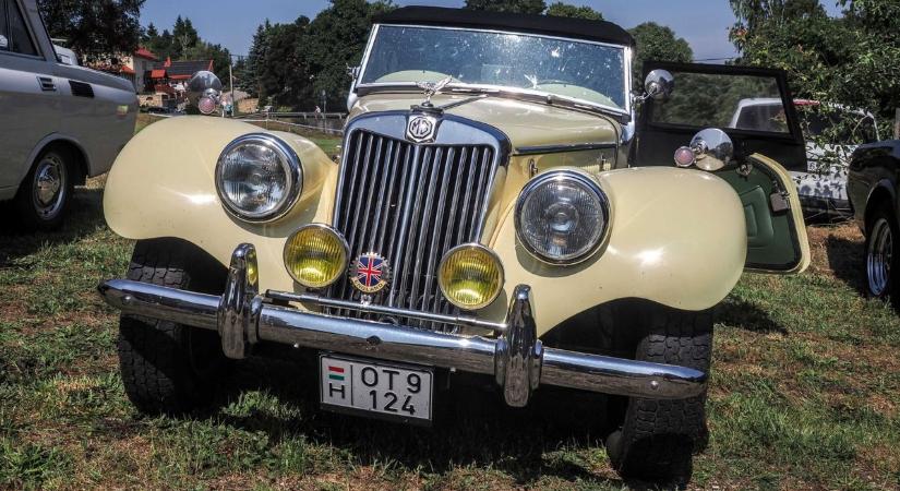 Ilyen volt a Veterán és Oldtimer Járművek Találkozója Nagyvázsonyban (galéria)