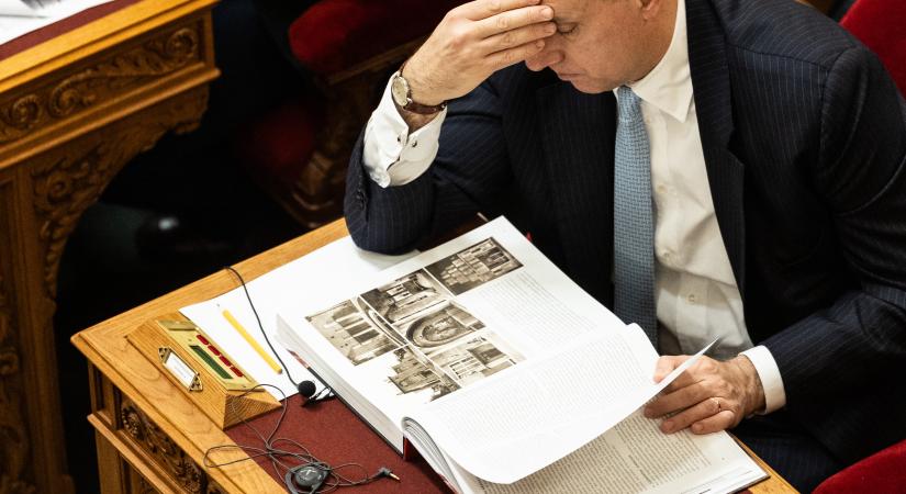 Lázár János kiakadt a MÁV balatoni lehalásán, visszaadja a jegyek árát