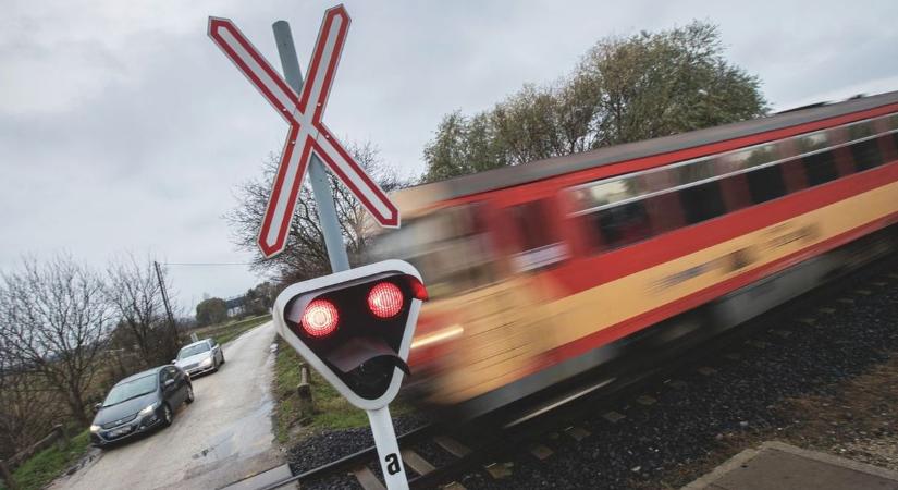 Készenlétben a MÁV klímás buszai – bármi jöhet Kelenföldön
