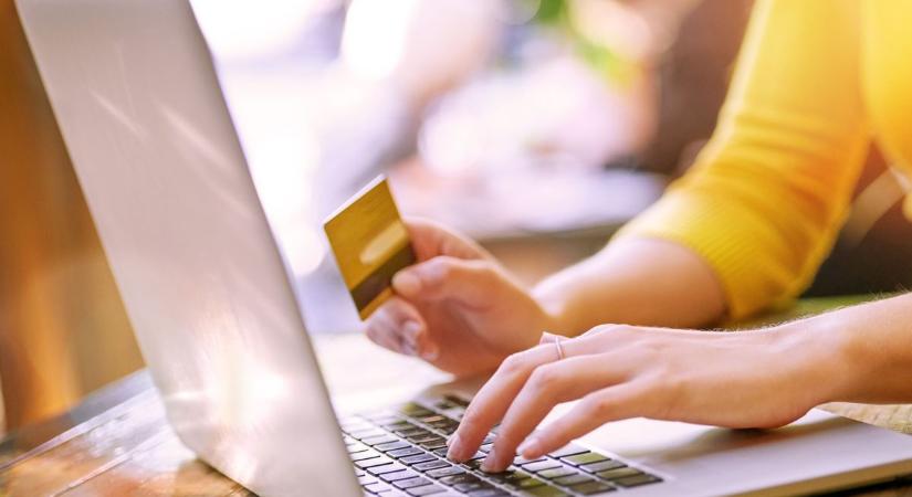 Nagyobb biztonságban lesz a pénzünk az ukrán online csalókkal szemben