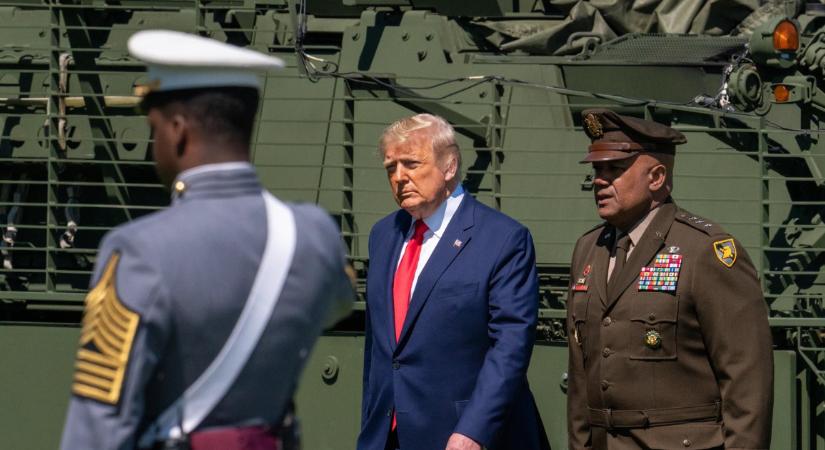 Égő gyufát dobott Trump a benzineshordóra – elképesztő jelenetek Los Angeles utcáin