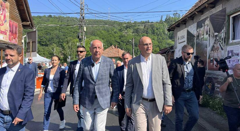 Sulyok Tamás Parajdon: „Az egész magyar nemzet szolidaritását hoztam el”