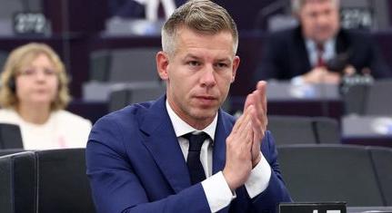 Magyar Péter ismét nekiment Lázárnak: „Most először vállalj felelősséget!”