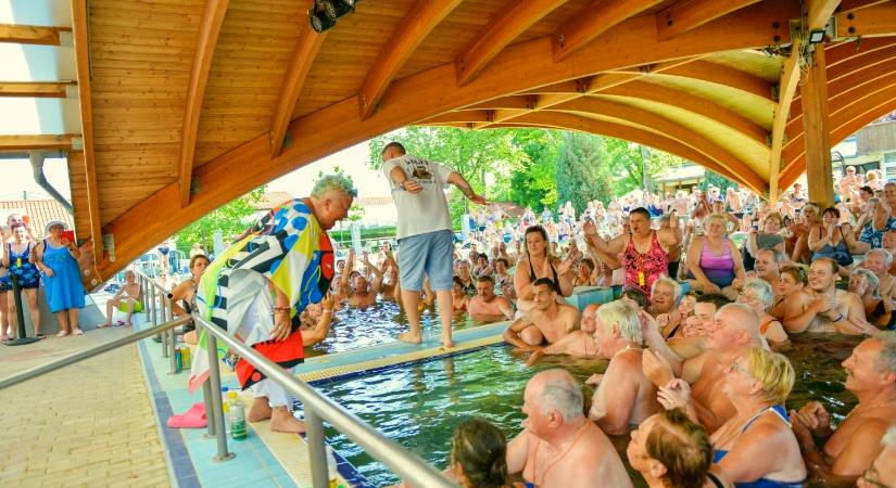 Falusi Mariann megint beleugrott a gyógyvízbe