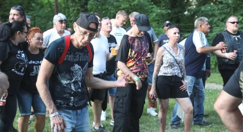 Rockzenei szellemidézés a Vasgyárban - képek, videó