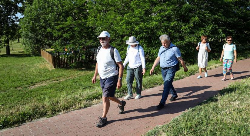 Gyönyörű útvonalon haladtak a túrázók, felfedezték a Zagyva és a holtág szépségeit