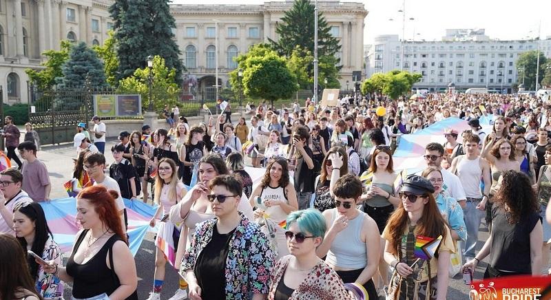 Bukarest Pride: tojással akarták megdobálni a résztvevőket – közbelépett a csendőrség