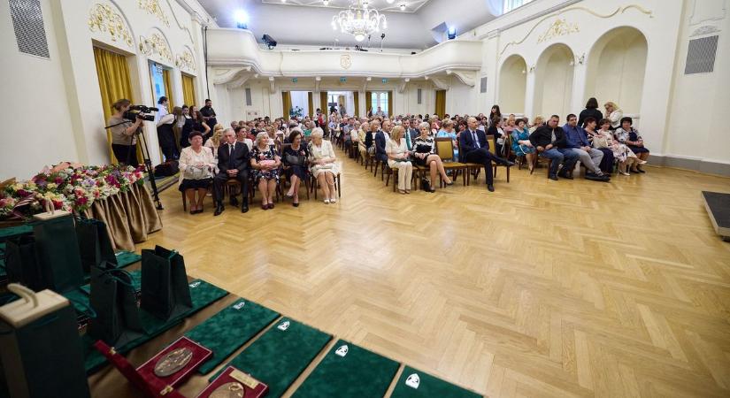 A pedagógusokat ünnepelték Tatabányán