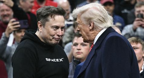 Trump megfenyegette Elon Muskot: „Megfizet érte, ha demokratákat fog támogatni”
