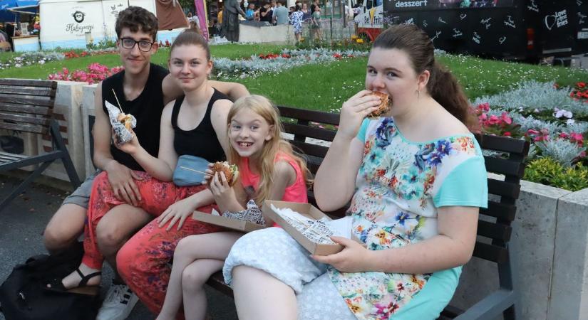 Ízes és mosolygós – Ilyen a gurulós zalaegerszegi Street Food Weekend gasztronómiai fesztivál (galéria, videó)