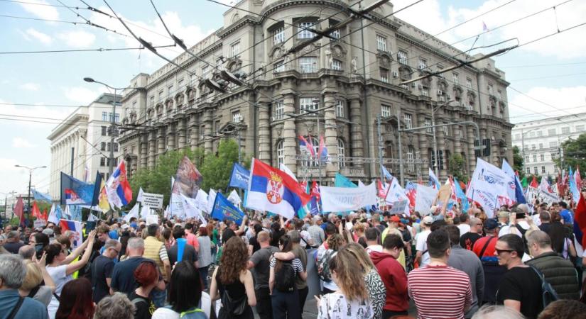 A tanügyi szakszervezet is csatlakozik az egyetemi tanárok hétfői tüntetéséhez