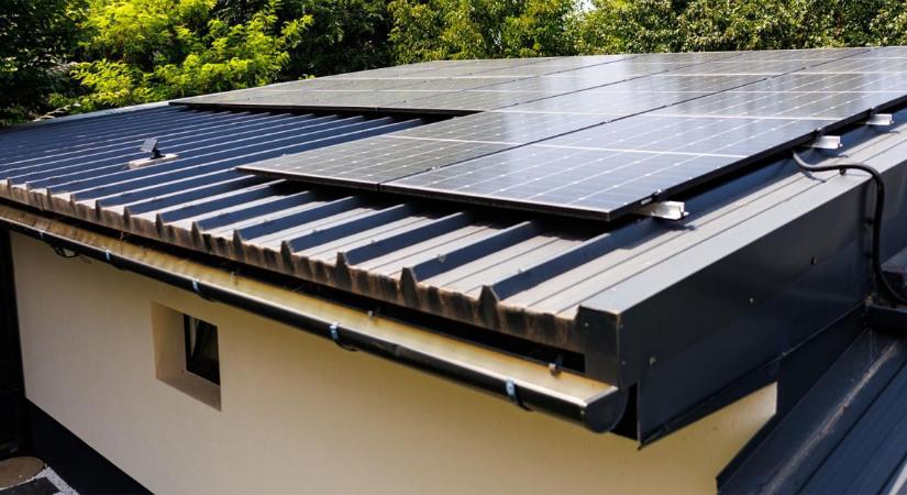 Száz megawattóra tárolói kapacitás létesült eddig a Napenergia Plusz Programban