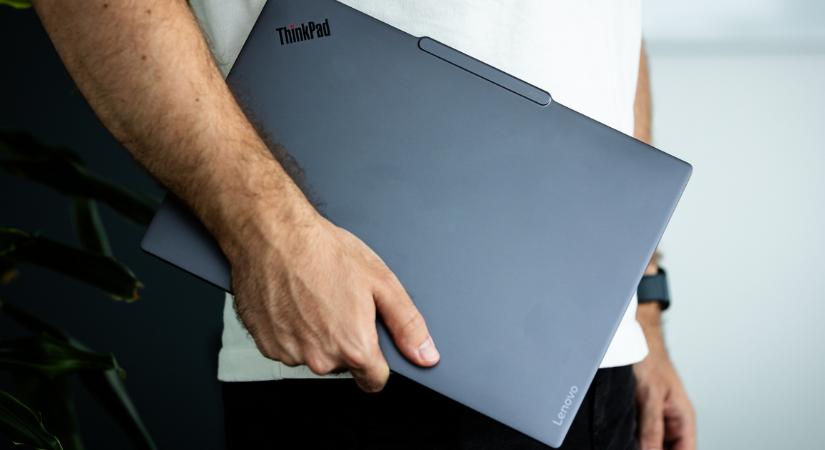 Megdorgált a Lenovo laptopja, mert rosszul ültem előtte