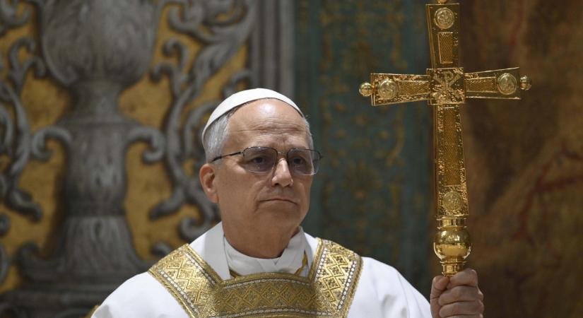 Paradox helyzetre hívta fel a figyelmet XIV. Leó pápa