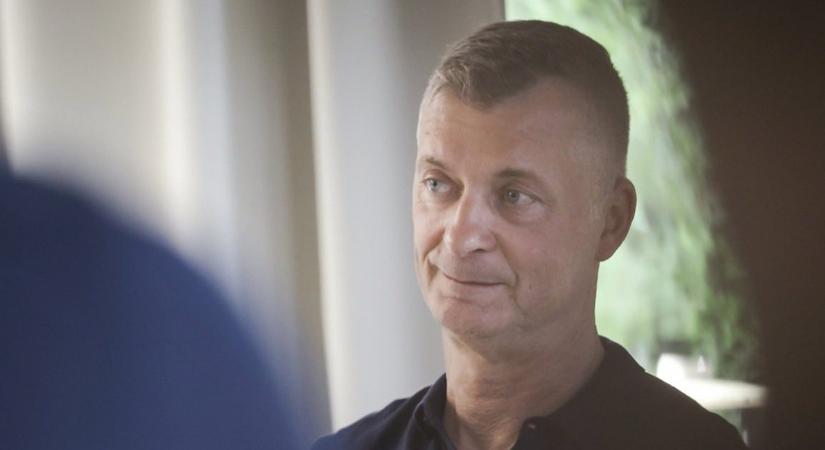 Döbbenet, mit csinált Kubatov Gábor a Hungária-koncert közben a lelátón