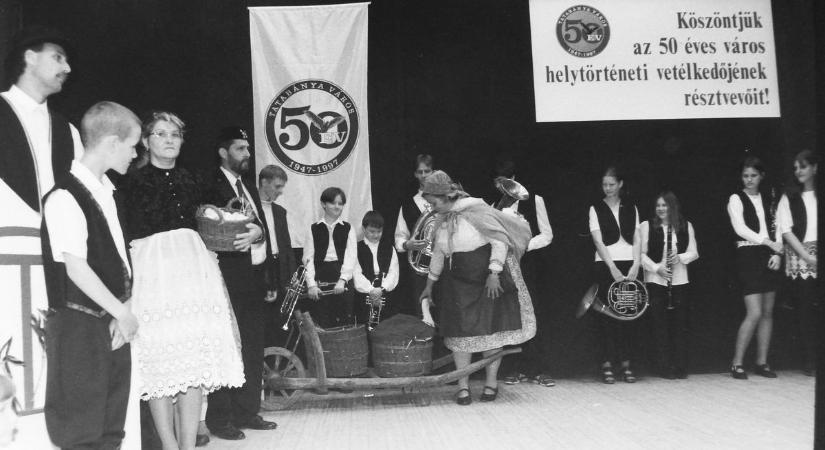 Óriási retro fotóválogatás: így ünnepelte Tatabánya várossá válásának 50. évfordulóját 1997-ben