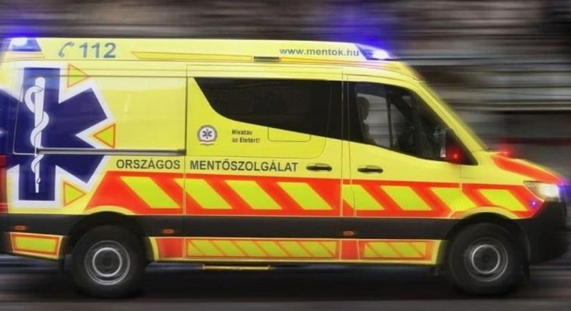Árokba csúszott egy autó a 83-ason Gyarmatnál