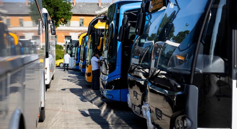 Lázár helyett az ÉKM államtitkára kért bocsánatot a szombati közlekedési káoszért