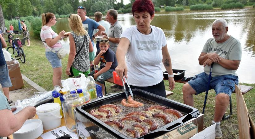 Nagybánya-tavi partyt szerveztek az iskolai játszótérért Mosonszolnokon - fotók