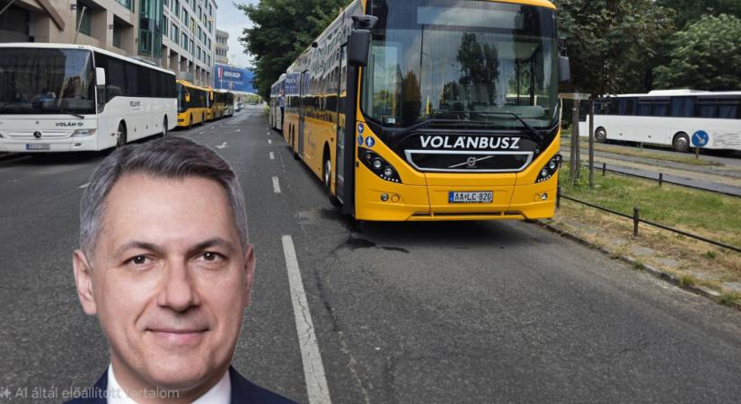 Így parkolt Lázár János flottája a Déli pályaudvarnál – fotóval