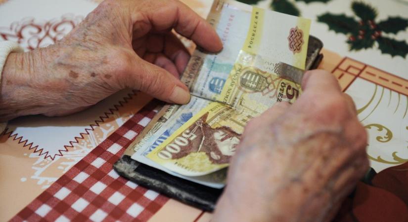 Ennyire megalázó a magyar nyugdíj: 800 ezren az alapvető megélhetéshez szükséges összeget sem kapják meg
